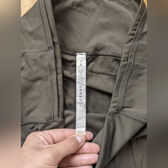 Lululemon Fast and Free High-Rise Tight 25", dark olive leggings - Picture 4 of 5